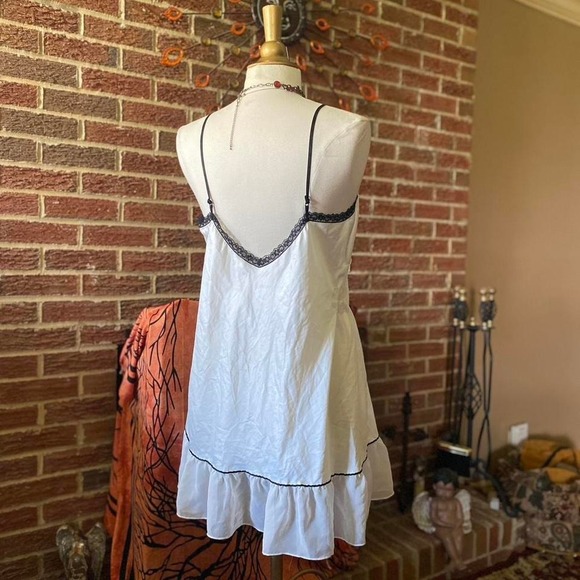 Cato Womens VTG Y2K Romantic White Satin Chemise Slip Dress Black Lace Trim Sz L - Picture 4 of 7